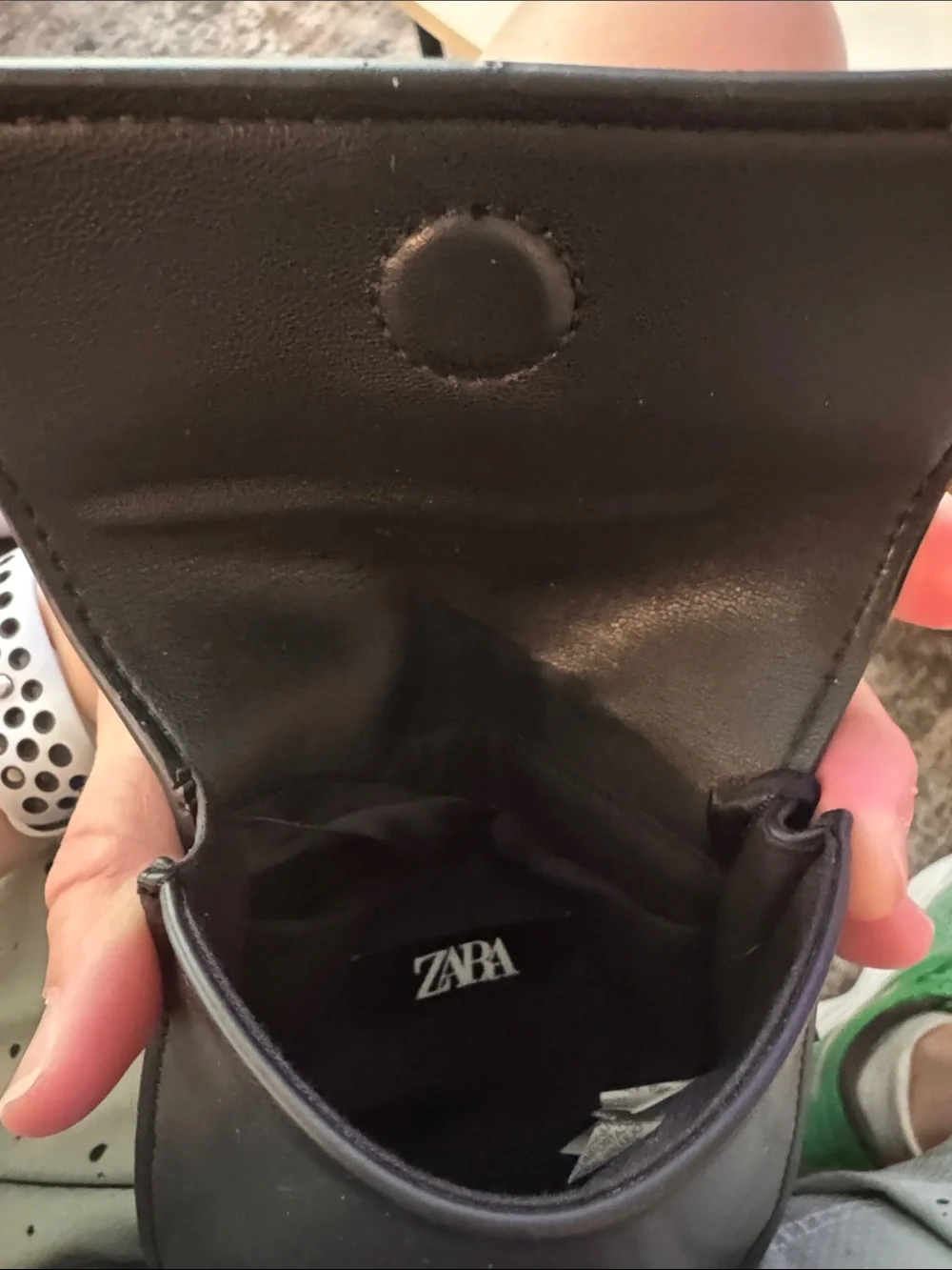 Zara Black Leather Crossbody Phone Pouch - Men - Picture 8 of 9